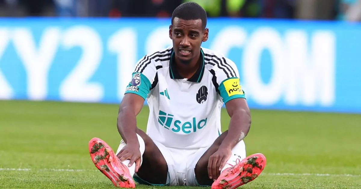 Read more about the article Isak Injury Hands Slot Another Headache