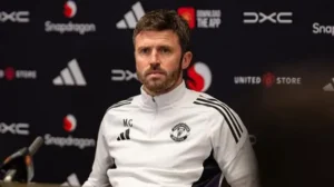 Read more about the article Carrick Plays Down Glasner Rivalry as United Eye Third Spot